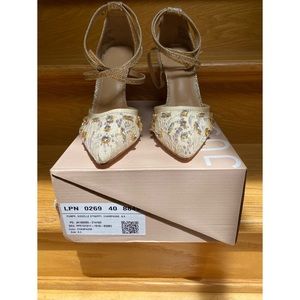JustFab Gold Lace/Beaded/Glitter Heels